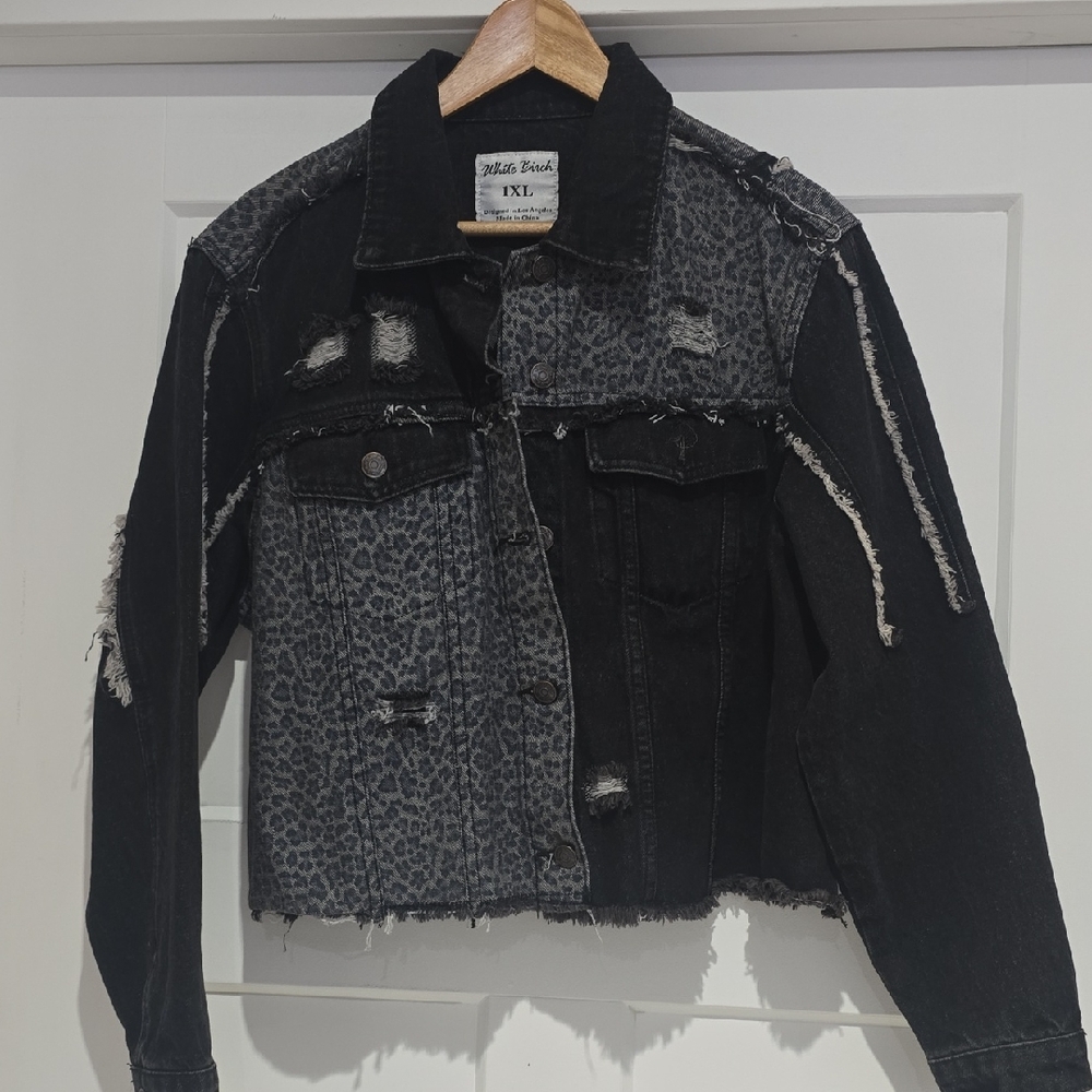 white birch Black & Gray Leopard-Print Distressed Denim Jacket